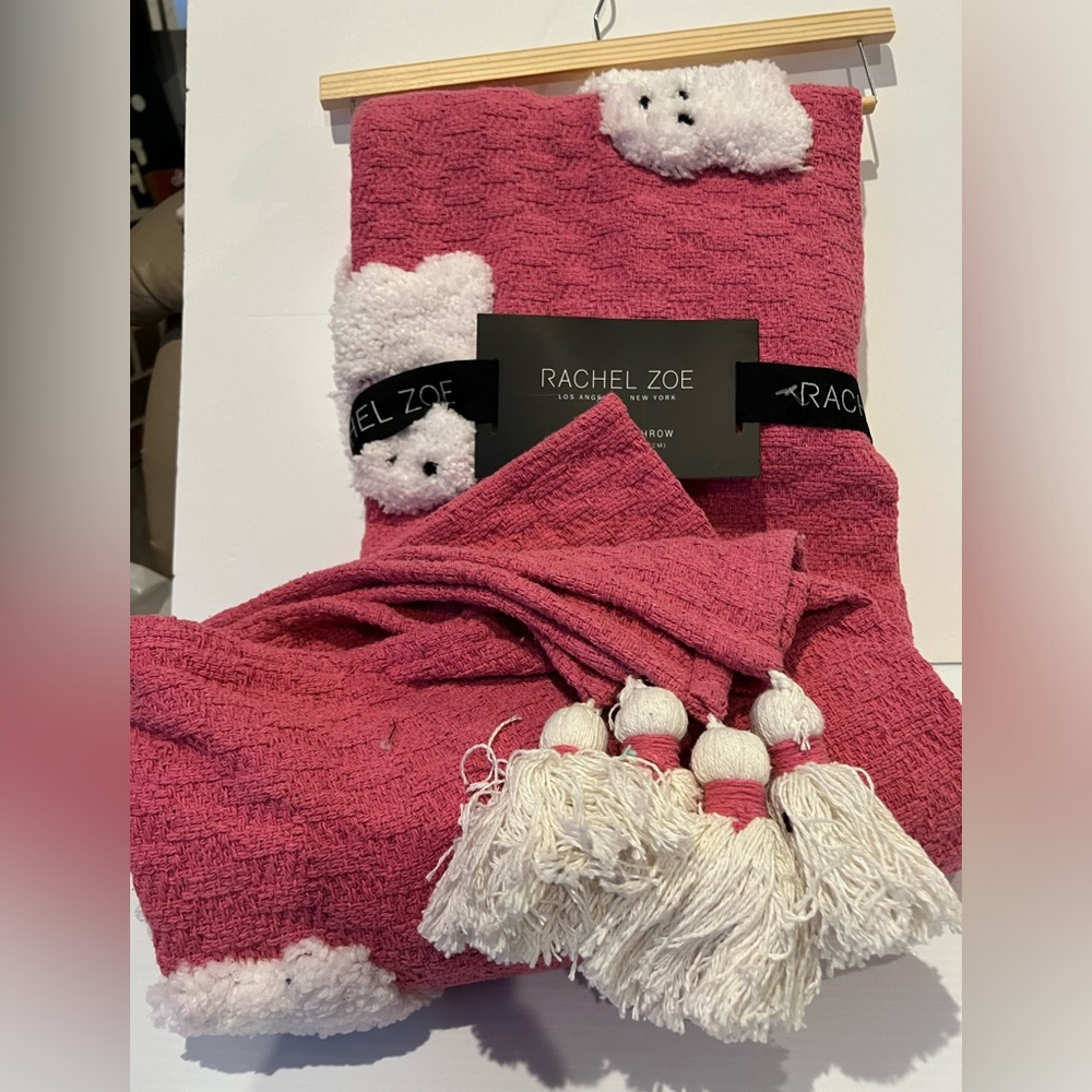 VIRAL TIKTOK๐๐ Rachel Zoe Hot Pink and White Ghost Throw with Tassles- NWT - Picture 4 of 4